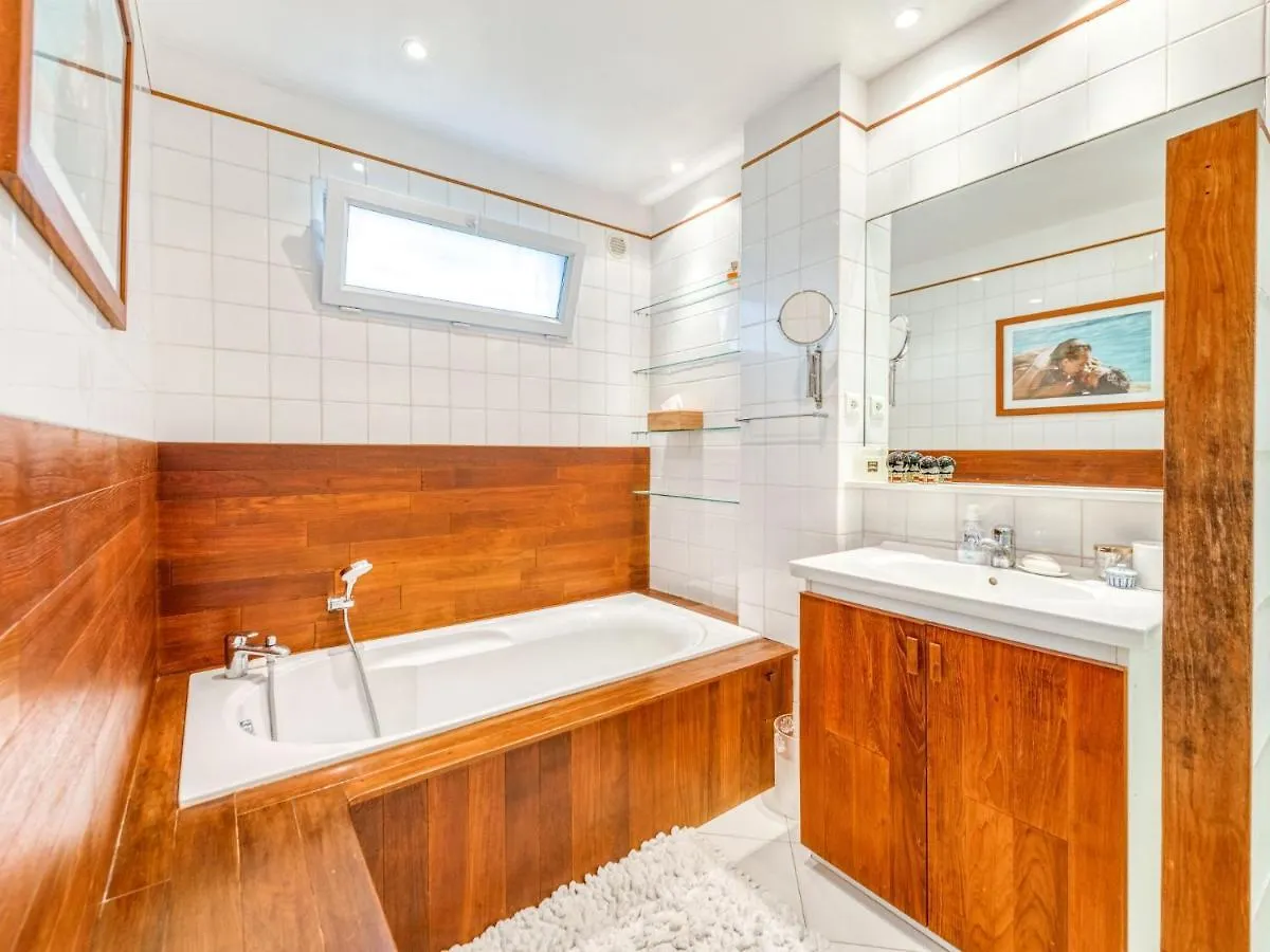 Apartment Le Val Riant By Interhome Cannes